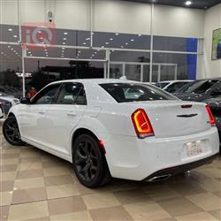 کرایسلەر 300